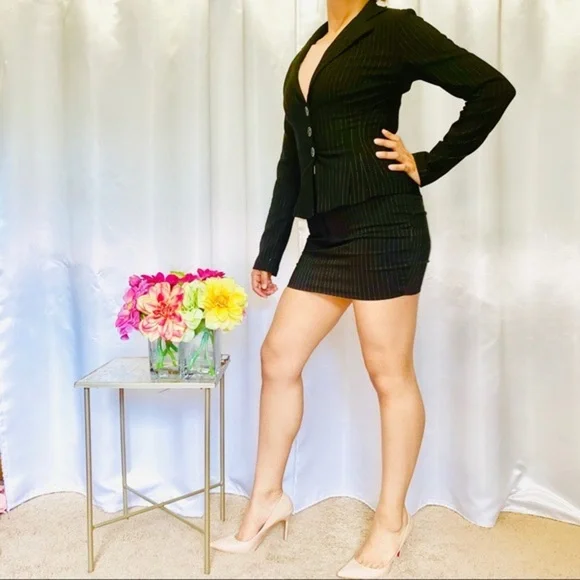 Skirt suit 👠 - Picture 12 of 16